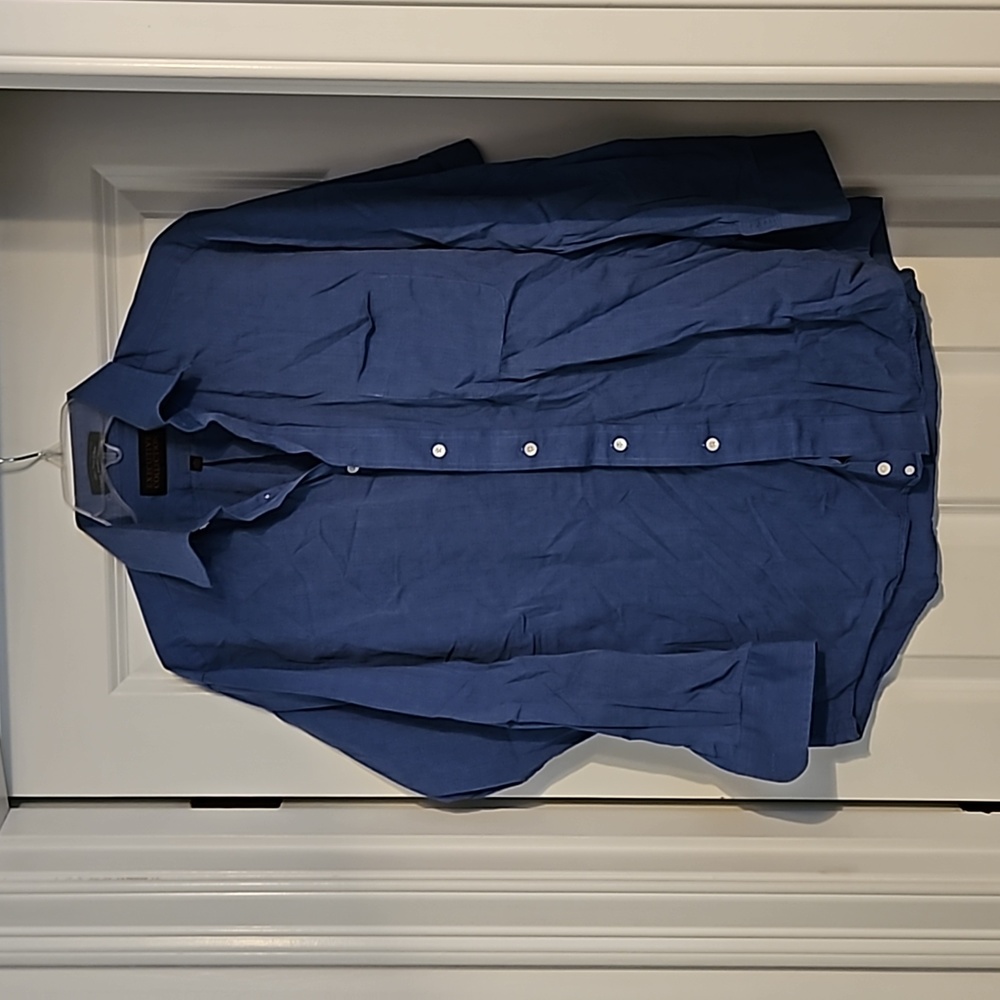 Executive Collection Men's buttoned shirt